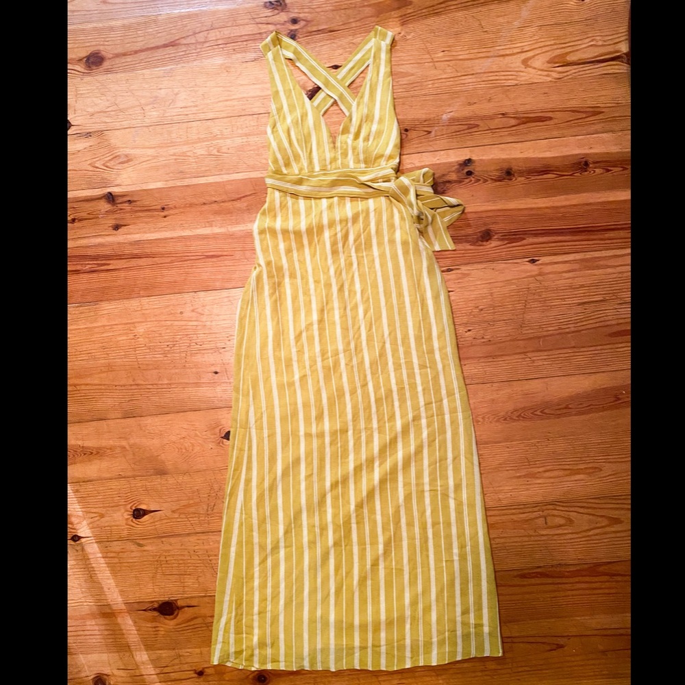 Mustard maxi dress size small ☀️